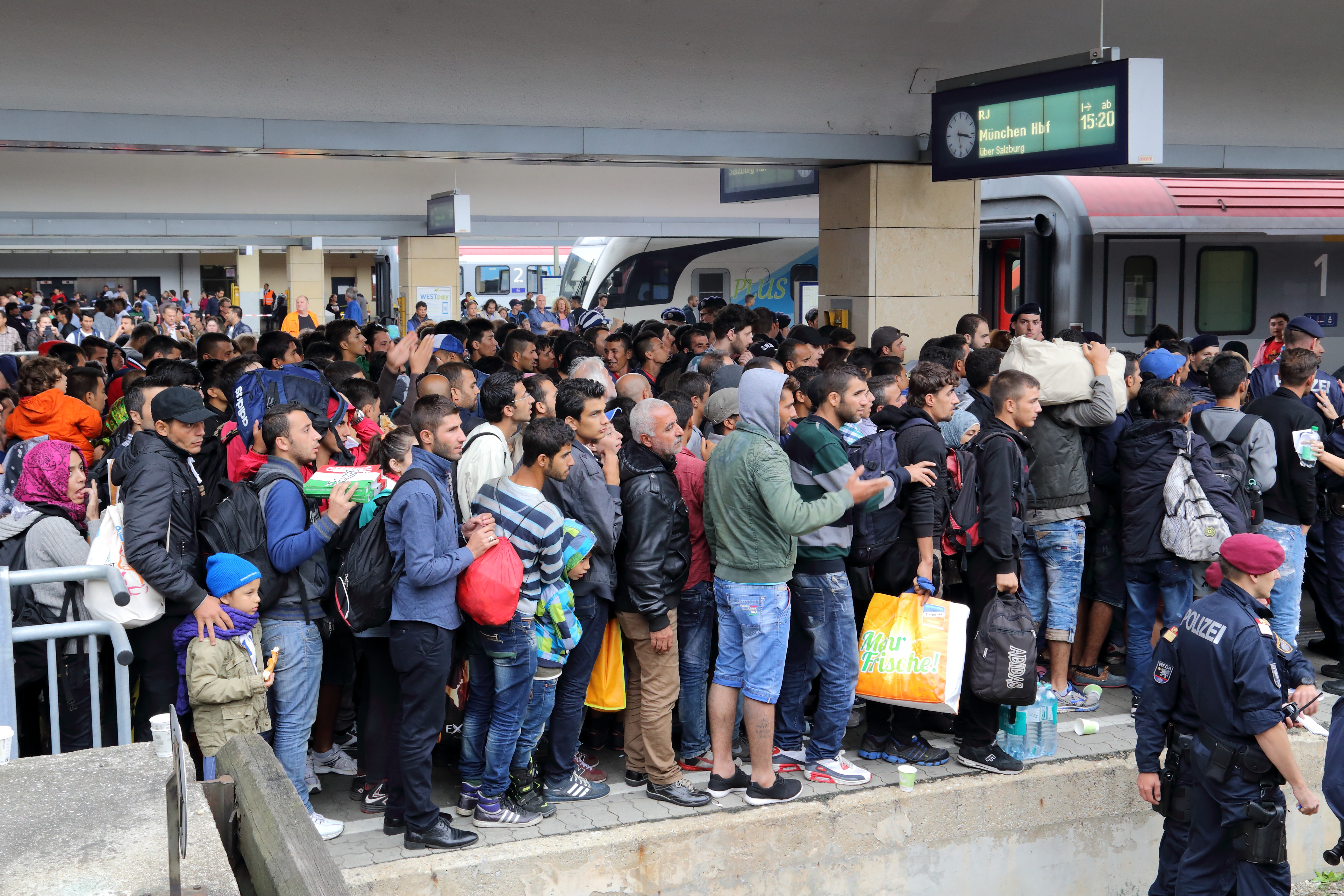 Tausende Migranten kehren aus Griechenland in ihre Heimat zurück
