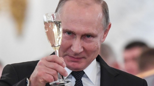 Prosit, Putin - Ausländer werden jetzt regelmäßig Zwangs-Untersucht
