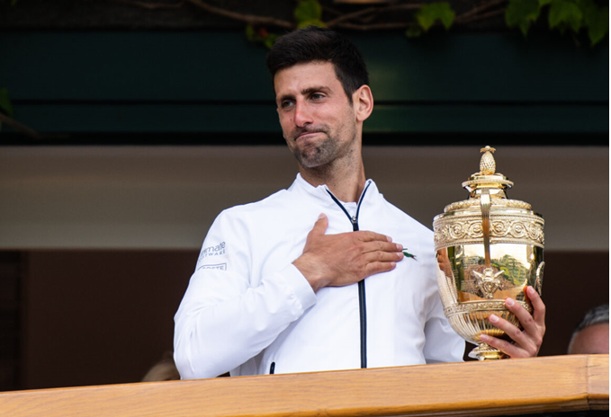 Djokovic mit Pokal
