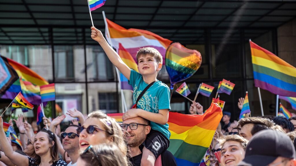 LGBTQ-Gruppierung sagt Parade ab, weil keine Kinder (!) teilnehmen dürfen