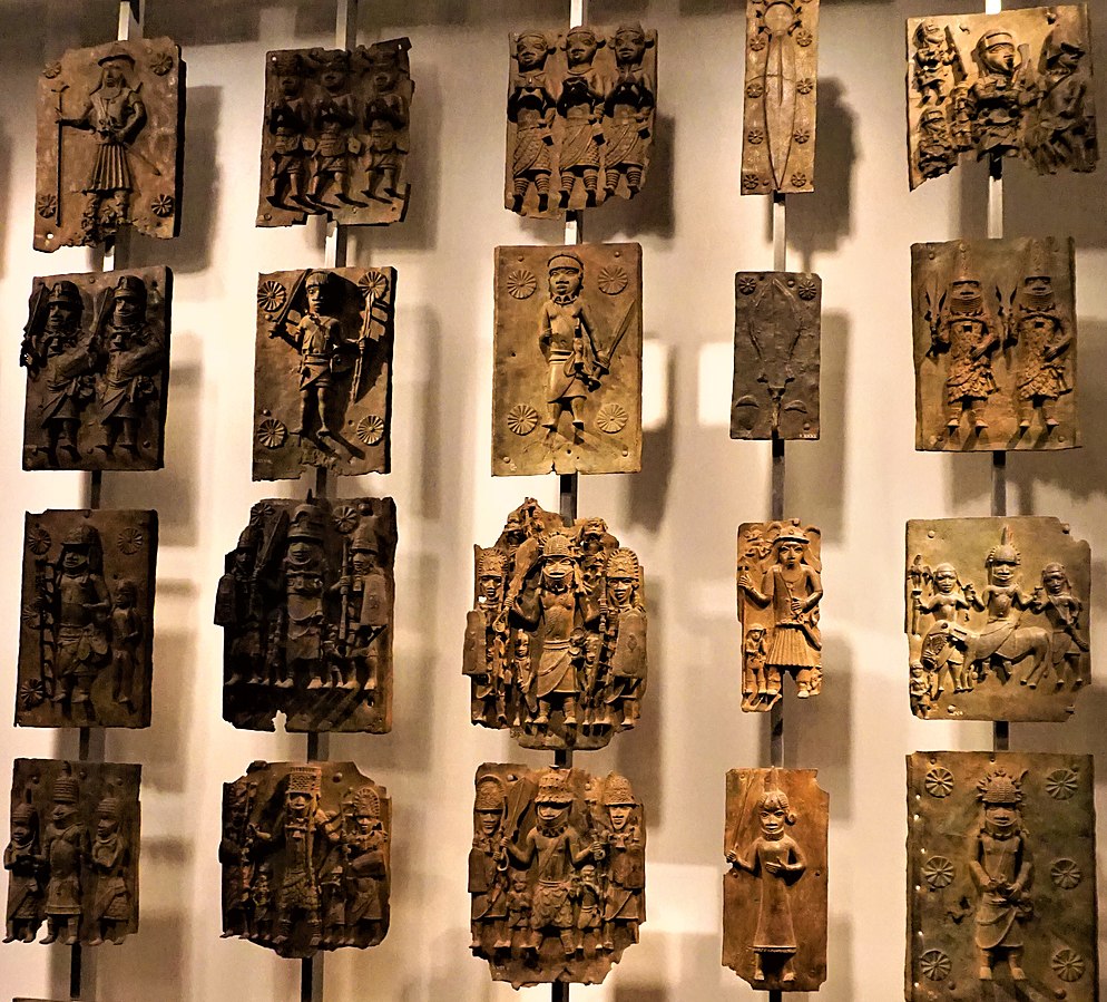994px-Benin_Bronzes_-_British_Museum_-_Joy_of_Museums_(cropped)