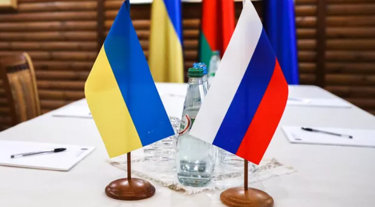 Seymour Hersh : Ukrainische und russische Militärs führen schon Friedensgespräche