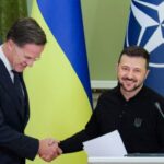 „Politico“: NATO diskutiert Entsendung europäischer Truppen in die Ukraine