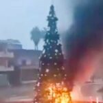 Dschihadisten verbrennen christlichen Weihnachtsbaum in Syrien (Video)